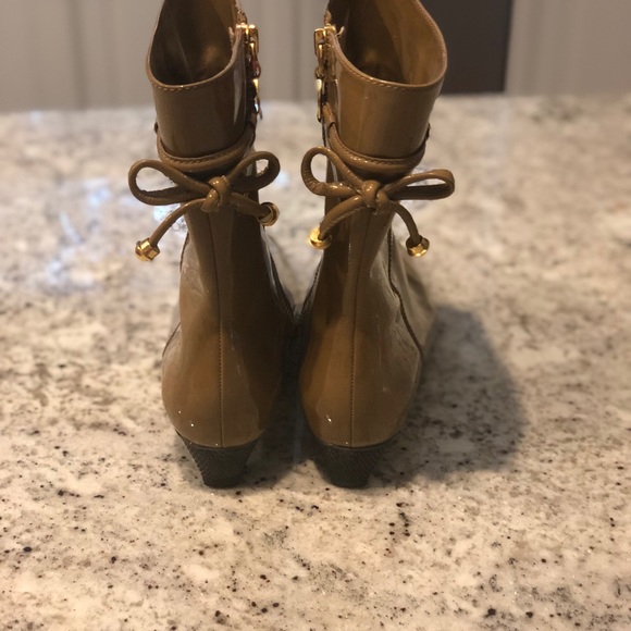 Eli’s Tahari booties - Picture 3 of 4